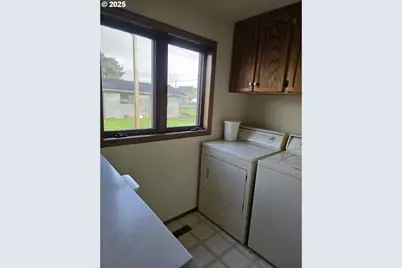 291 SE Shigley St, Winston, OR 97496 - Photo 25