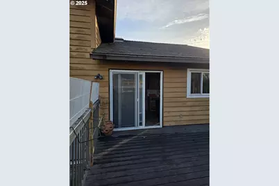 291 SE Shigley St, Winston, OR 97496 - Photo 3