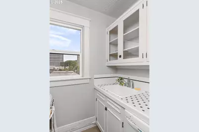1631 NW Everett St #403, Portland, OR 97209 - Photo 13
