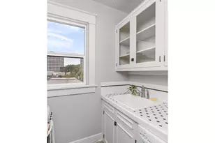 1631 NW Everett St, Portland, OR 97209 - Photo 13