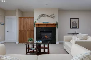 1125 NW Spring St, Newport, OR 97365 - Photo 9