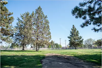 62725 Eagle Rd, Bend, OR 97701 - Photo 37