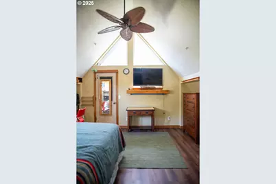 62725 Eagle Rd, Bend, OR 97701 - Photo 19