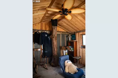 62725 Eagle Rd, Bend, OR 97701 - Photo 33