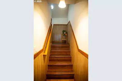 62725 Eagle Rd, Bend, OR 97701 - Photo 17