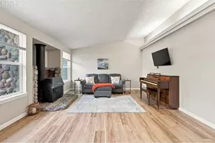 909 NE Cochran Ave, Gresham, OR 97030 - Photo 9