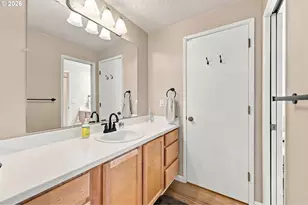 909 NE Cochran Ave, Gresham, OR 97030 - Photo 17