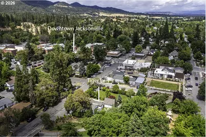 215 S 4th St, Jacksonville, OR 97530 - Photo 39