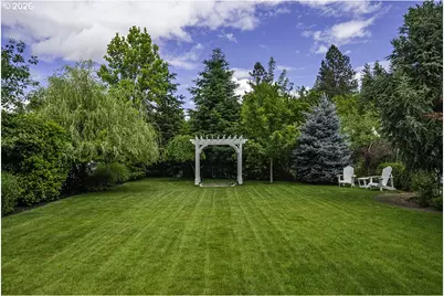 215 S 4th St, Jacksonville, OR 97530 - Photo 9