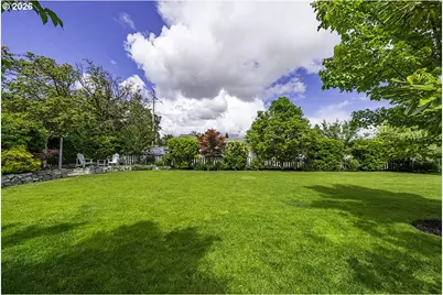 215 S 4th St, Jacksonville, OR 97530 - Photo 11