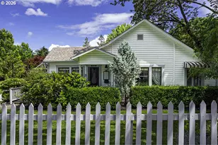 215 S 4th St, Jacksonville, OR 97530 - Photo 5