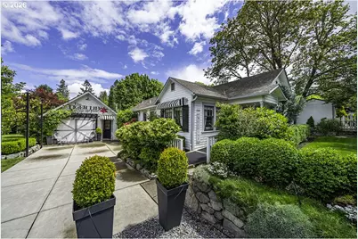 215 S 4th St, Jacksonville, OR 97530 - Photo 1
