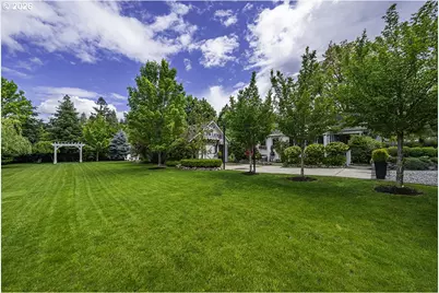 215 S 4th St, Jacksonville, OR 97530 - Photo 7