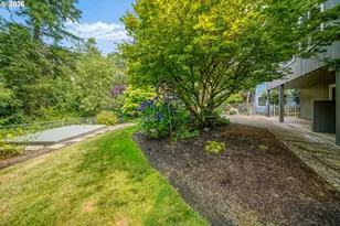1639 Nut Tree Dr, Salem, OR 97304 - Photo 41