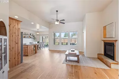 389 NE Black Bear St, Prineville, OR 97754 - Photo 5