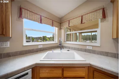 1710 Kristi Loop, Lakeside, OR 97449 - Photo 17