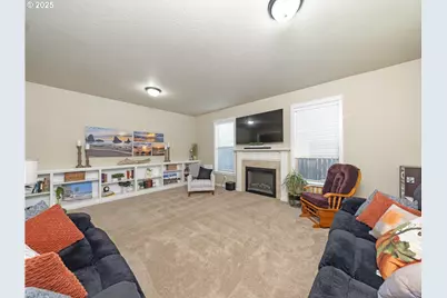 1020 E 4th St, Yamhill, OR 97148 - Photo 9