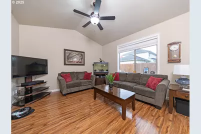 1020 E 4th St, Yamhill, OR 97148 - Photo 17