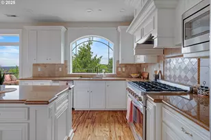 8512 SE Constance Dr, Happy Valley, OR 97086 - Photo 11