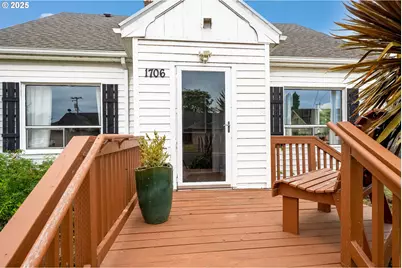 1706 5th St, Tillamook, OR 97141 - Photo 3