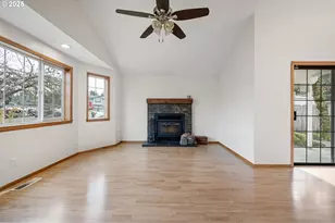 662 S 44th St, Springfield, OR 97478 - Photo 7
