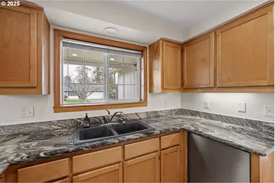 662 S 44th St, Springfield, OR 97478 - Photo 15