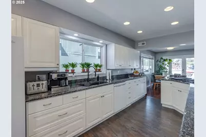 173 NE Bridgeton Rd #25, Portland, OR 97211 - Photo 13