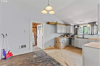 603 4th St, Myrtle Point, OR 97458 - Photo 17