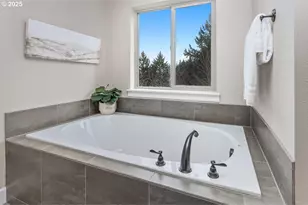 8070 SW 195th Ave, Beaverton, OR 97007 - Photo 17