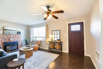 910 E 13th St, The Dalles, OR 97058 - Photo 3