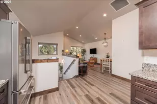 923 E Desperado Trail, Sisters, OR 97759 - Photo 9