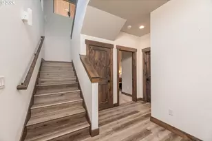 923 E Desperado Trail, Sisters, OR 97759 - Photo 19