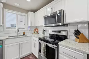 3422 NE Harvest Dr, McMinnville, OR 97128 - Photo 7