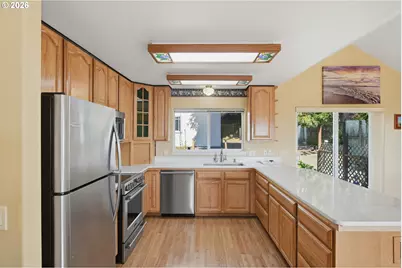 755 Prefontaine Dr, Coos Bay, OR 97420 - Photo 5