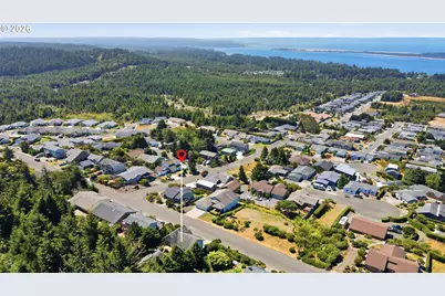 755 Prefontaine Dr, Coos Bay, OR 97420 - Photo 47