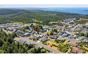 755 Prefontaine Dr, Coos Bay, OR 97420 - Photo 47