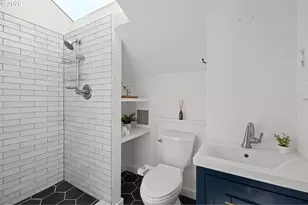 608 SW Orchid St, Portland, OR 97219 - Photo 27