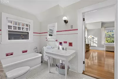 2658 NW Cornell Rd, Portland, OR 97210 - Photo 21