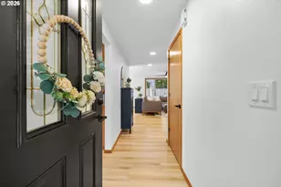 2439 SE Willow Dr, Hillsboro, OR 97123 - Photo 3