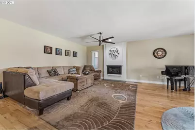 10360 SW Highland Dr, Tigard, OR 97224 - Photo 9