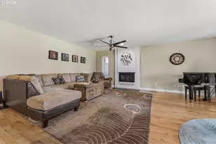 10360 SW Highland Dr, Tigard, OR 97224 - Photo 9