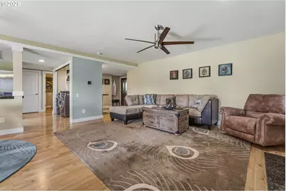 10360 SW Highland Dr, Tigard, OR 97224 - Photo 11