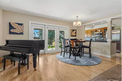 10360 SW Highland Dr, Tigard, OR 97224 - Photo 13