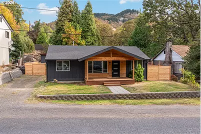 646 SE Oak St, White Salmon, WA 98672 - Photo 1