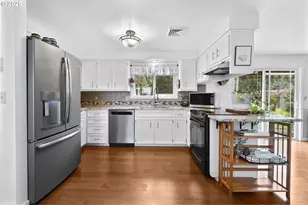 1910 Hawkins Ln, Eugene, OR 97405 - Photo 9