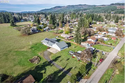 1273 SE 4th Ave, Mill City, OR 97360 - Photo 5