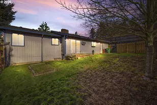 6906 SW Taylors Ferry Rd, Portland, OR 97210 - Photo 3