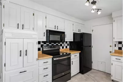 196 Hayden Bridge Way, Springfield, OR 97477 - Photo 17