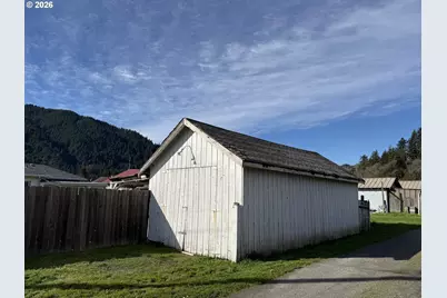 410 3rd Ave, Powers, OR 97466 - Photo 37