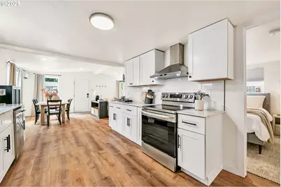 428 W Centennial Blvd, Springfield, OR 97477 - Photo 13